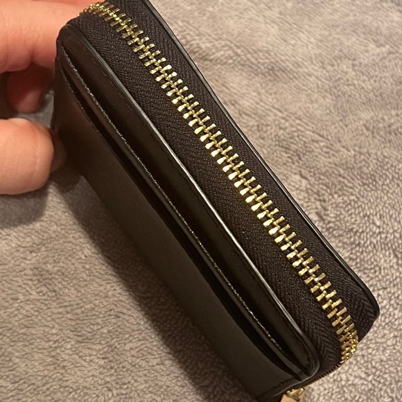 Michael Kors Black Wallet *Free Shipping* - Picture 5 of 6